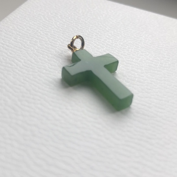 Vintage Jade Cross Pendant - Picture 3 of 3